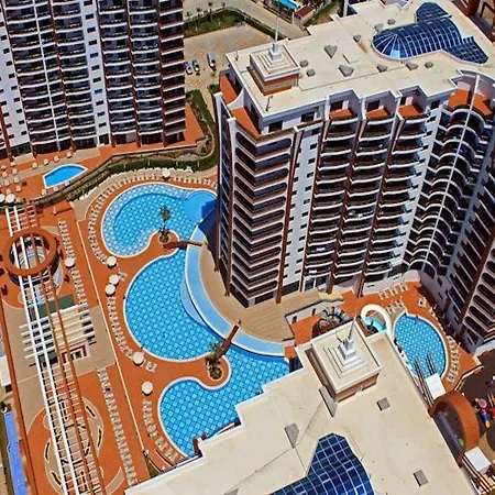 Azura Park Tourism Complex 아파트 알란야