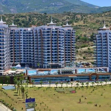 Azura Park Tourism Complex 아파트